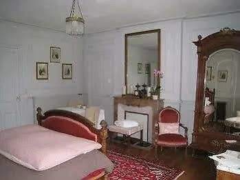 Le Chateau D'omiecourt *